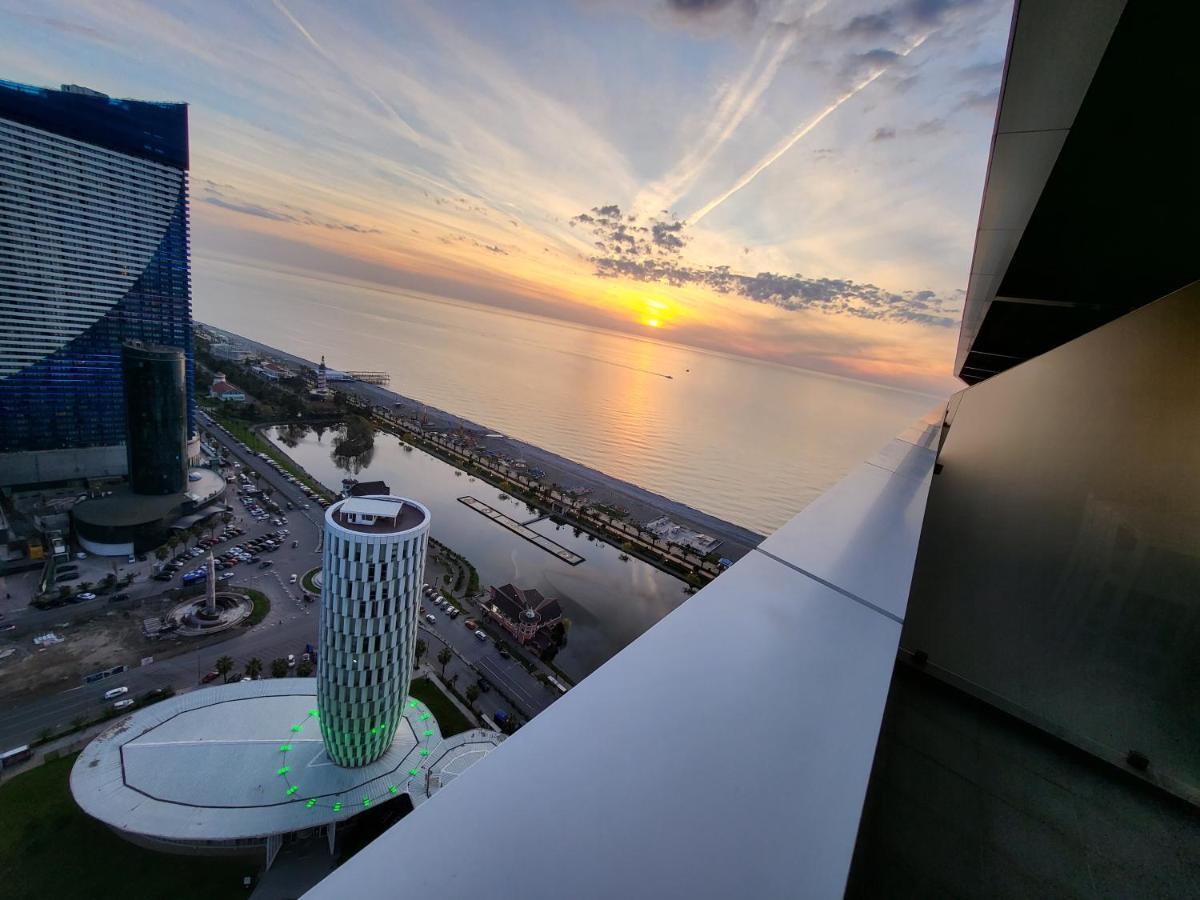 Holiday Apartments Batumi Exterior photo